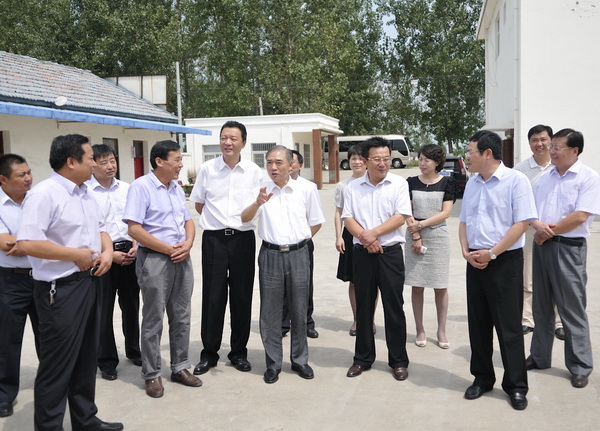 理事会主任施建霞,市社党委副书记,理事会副主任吴枫林;阜宁县县委副