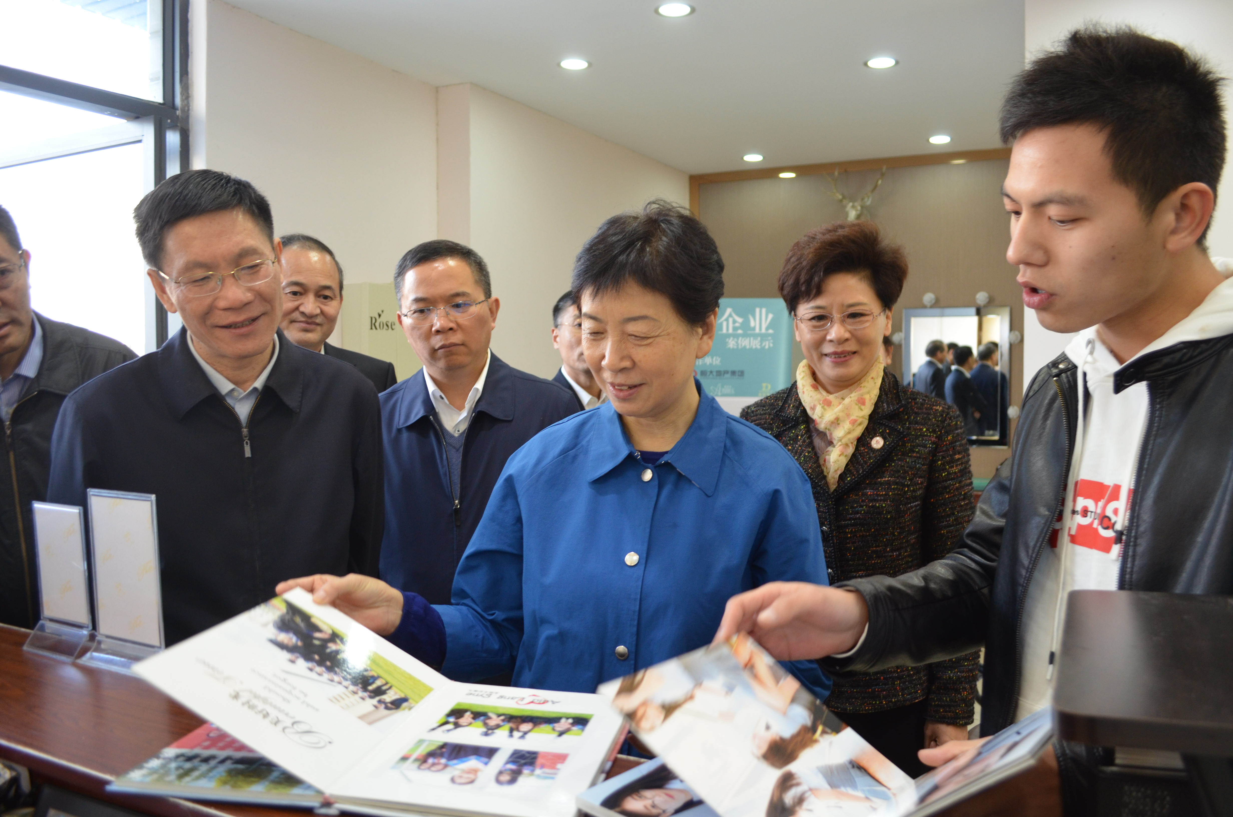 省社党组书记,理事会主任诸纪录,南通市,海门市主要领导,分管领导陪同